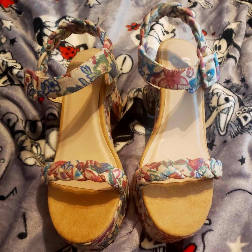 Kohls SO Platform Sandals Women Size 8.5